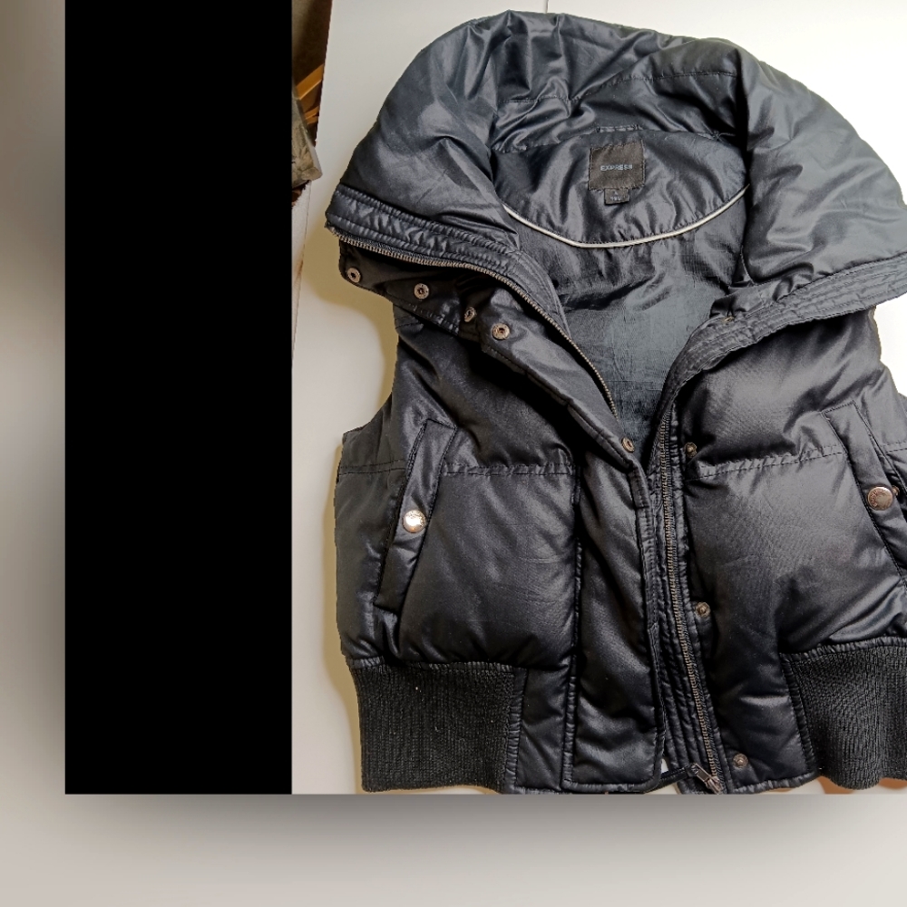 Express puffer vest black large